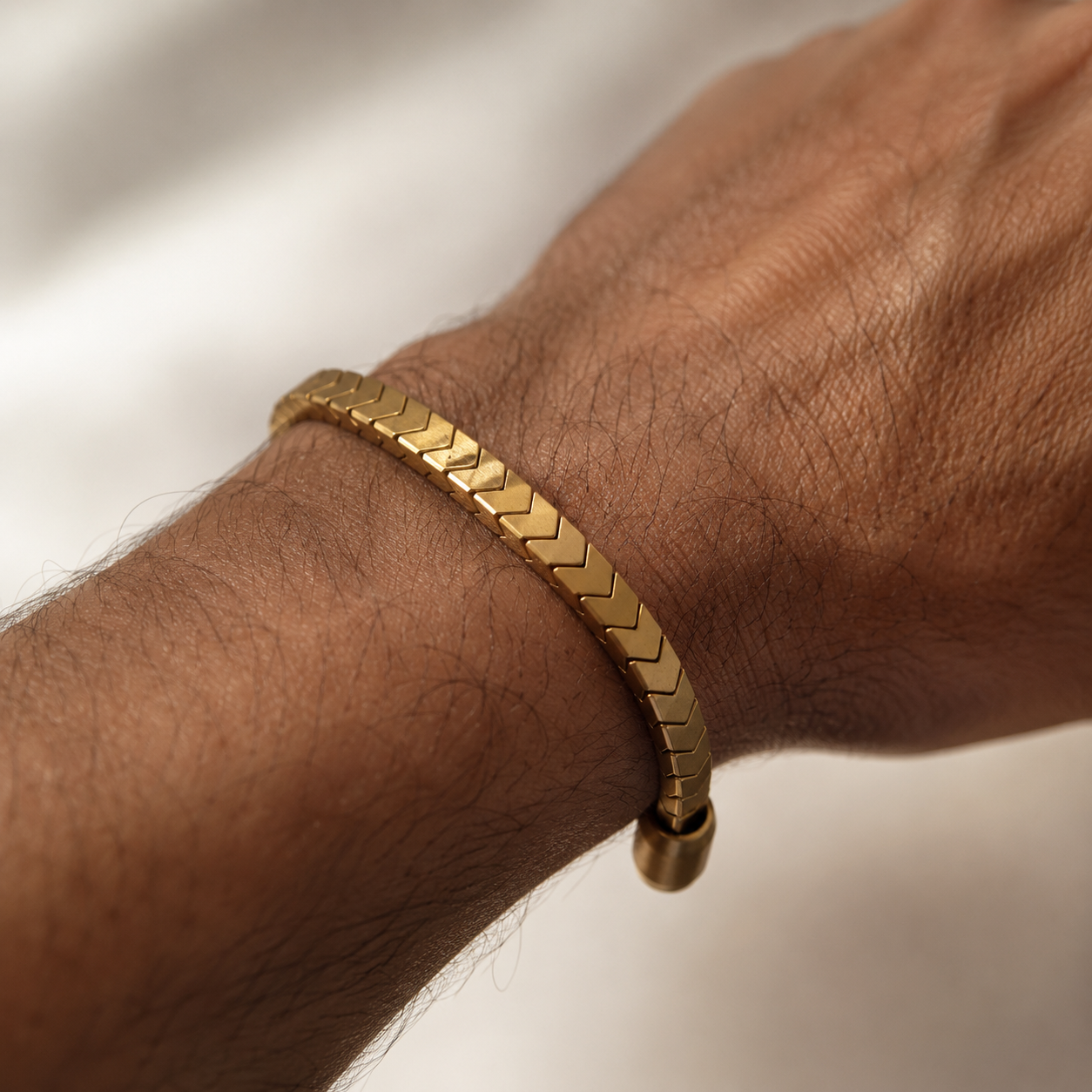 Herringbone Magsnap Bracelet (Gold-Tone)